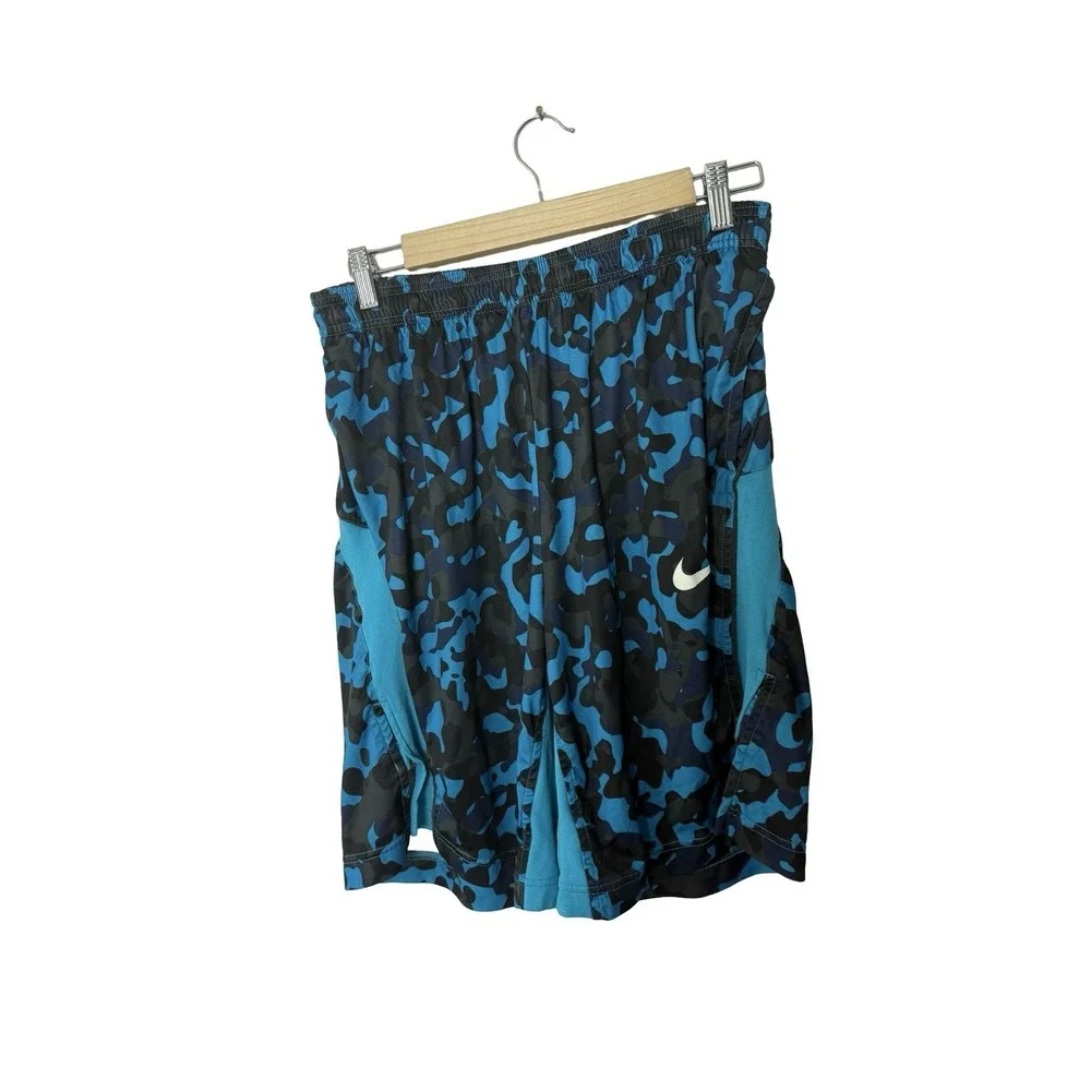 NIKE‎ DYNAMO DRI-FIT SHORTS SIZE Medium camo 707352